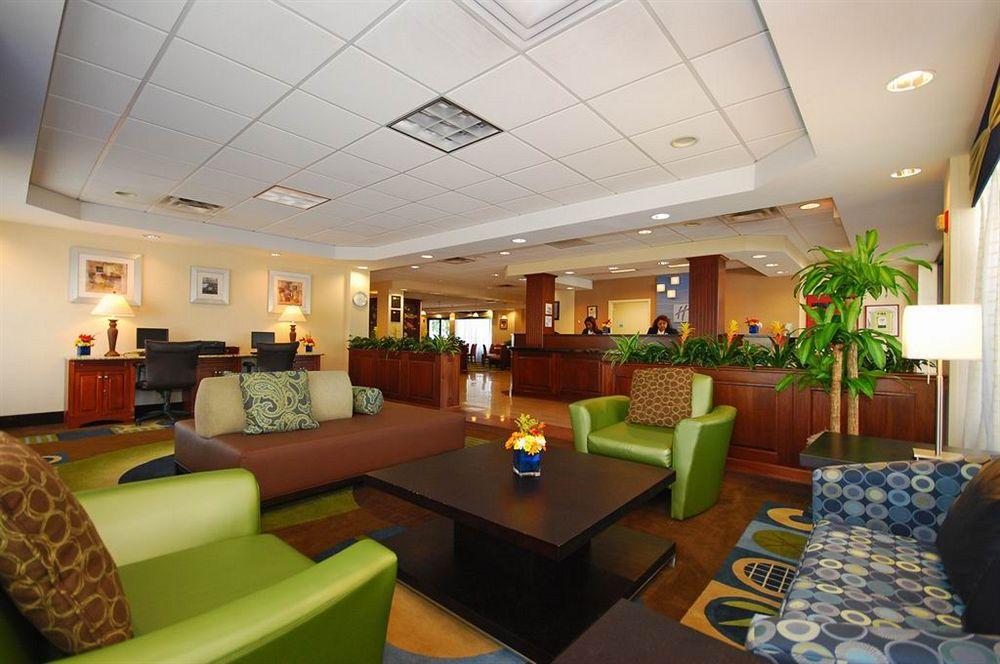 Quality Inn I-74 Бэйтсвилл Экстерьер фото