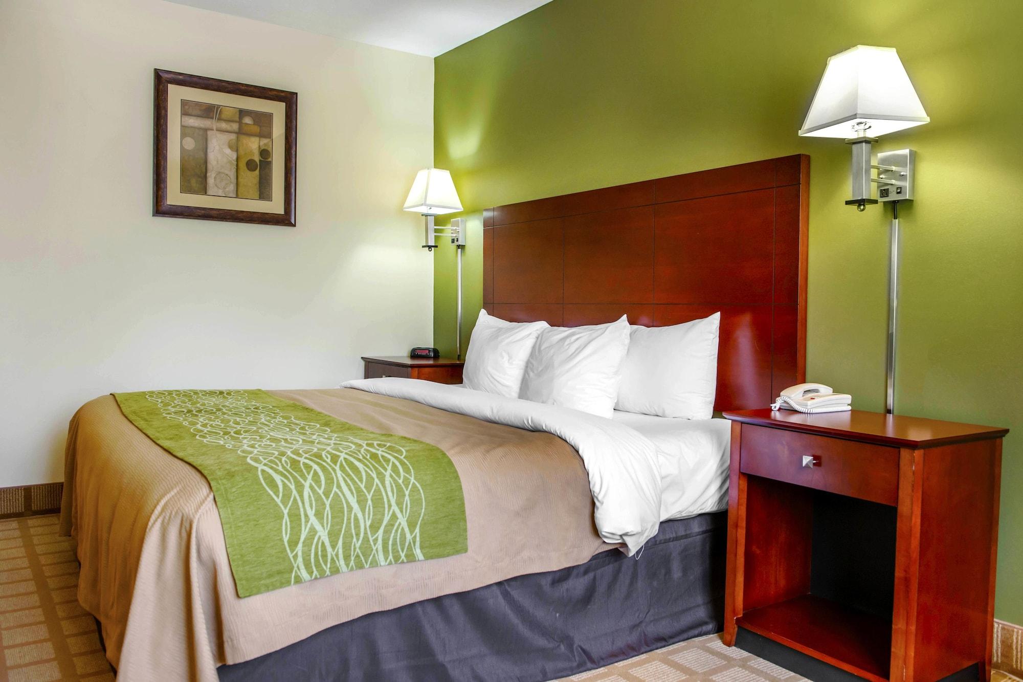 Quality Inn I-74 Бэйтсвилл Экстерьер фото