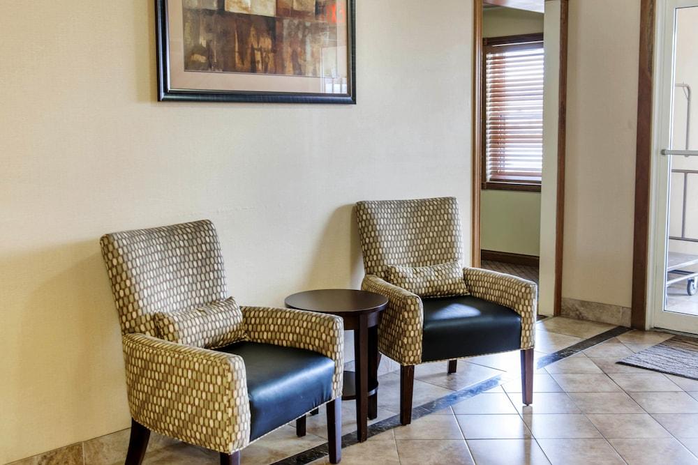 Quality Inn I-74 Бэйтсвилл Экстерьер фото