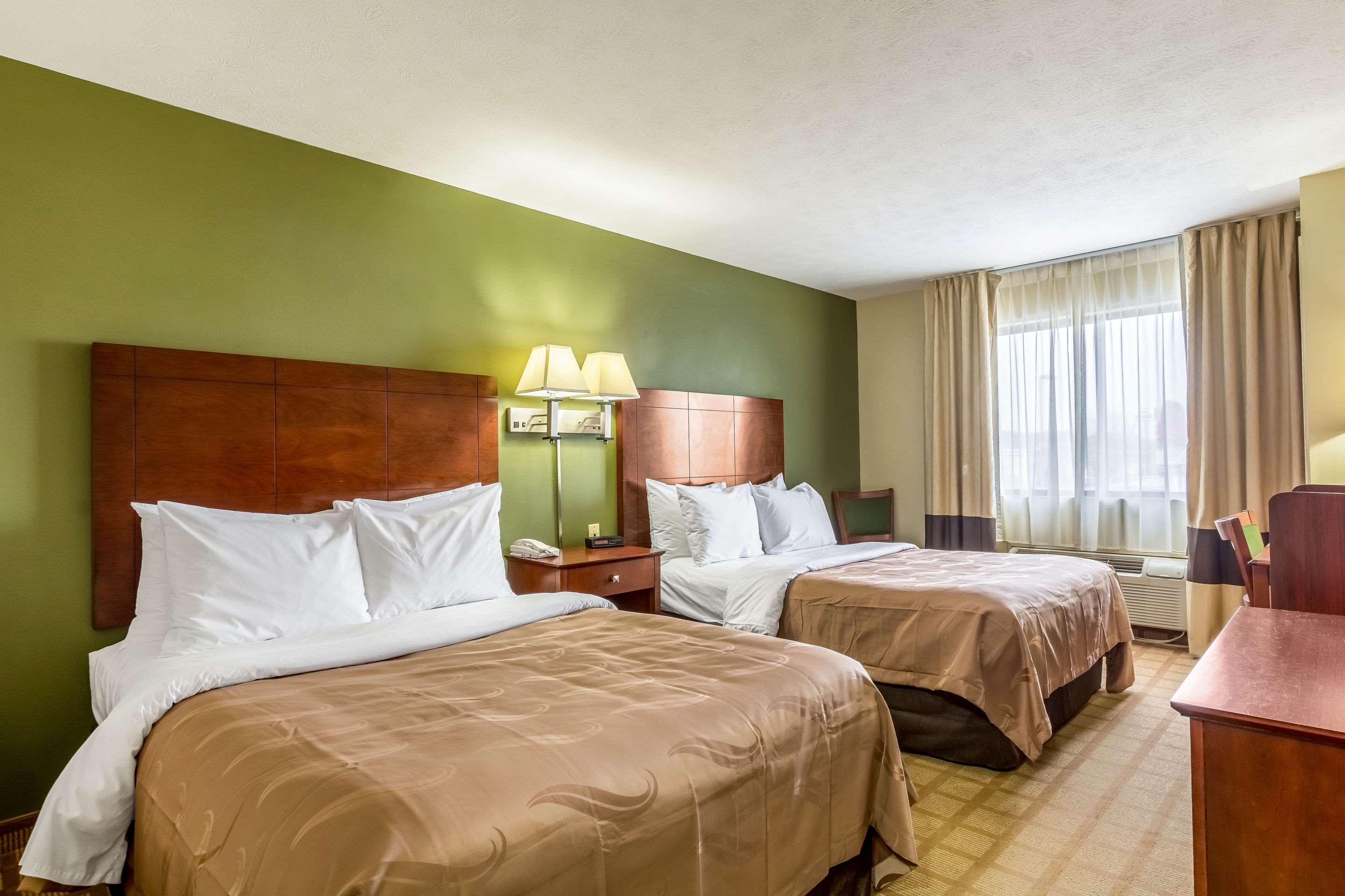 Quality Inn I-74 Бэйтсвилл Экстерьер фото