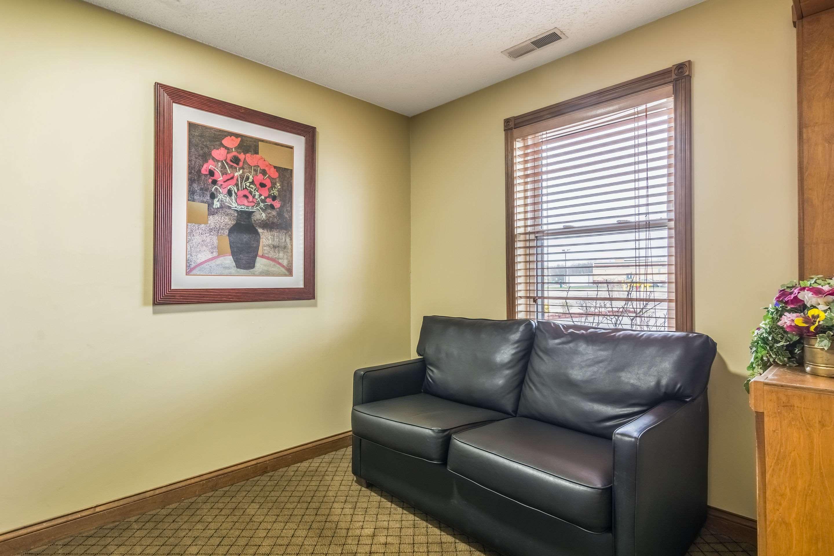 Quality Inn I-74 Бэйтсвилл Экстерьер фото
