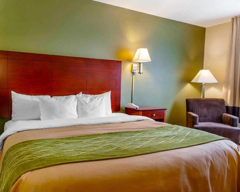 Quality Inn I-74 Бэйтсвилл Экстерьер фото