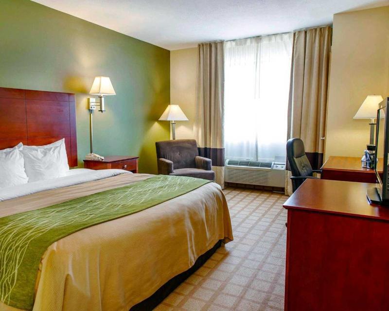 Quality Inn I-74 Бэйтсвилл Экстерьер фото