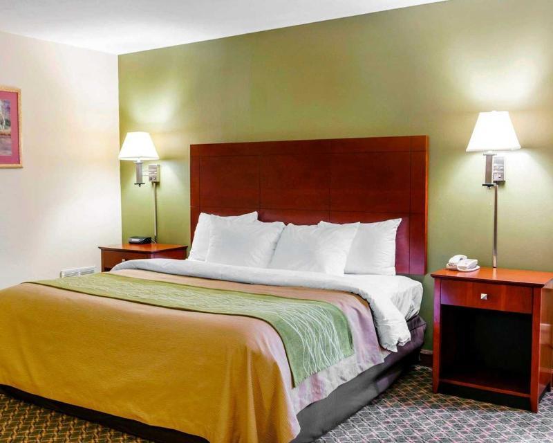 Quality Inn I-74 Бэйтсвилл Экстерьер фото