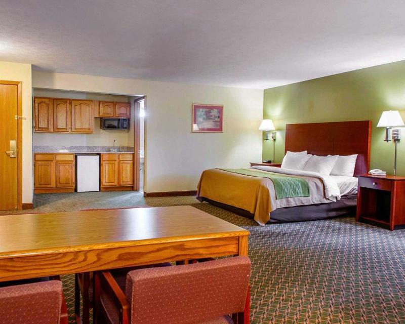 Quality Inn I-74 Бэйтсвилл Экстерьер фото
