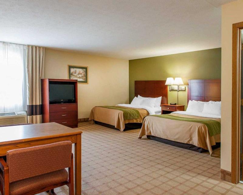 Quality Inn I-74 Бэйтсвилл Экстерьер фото