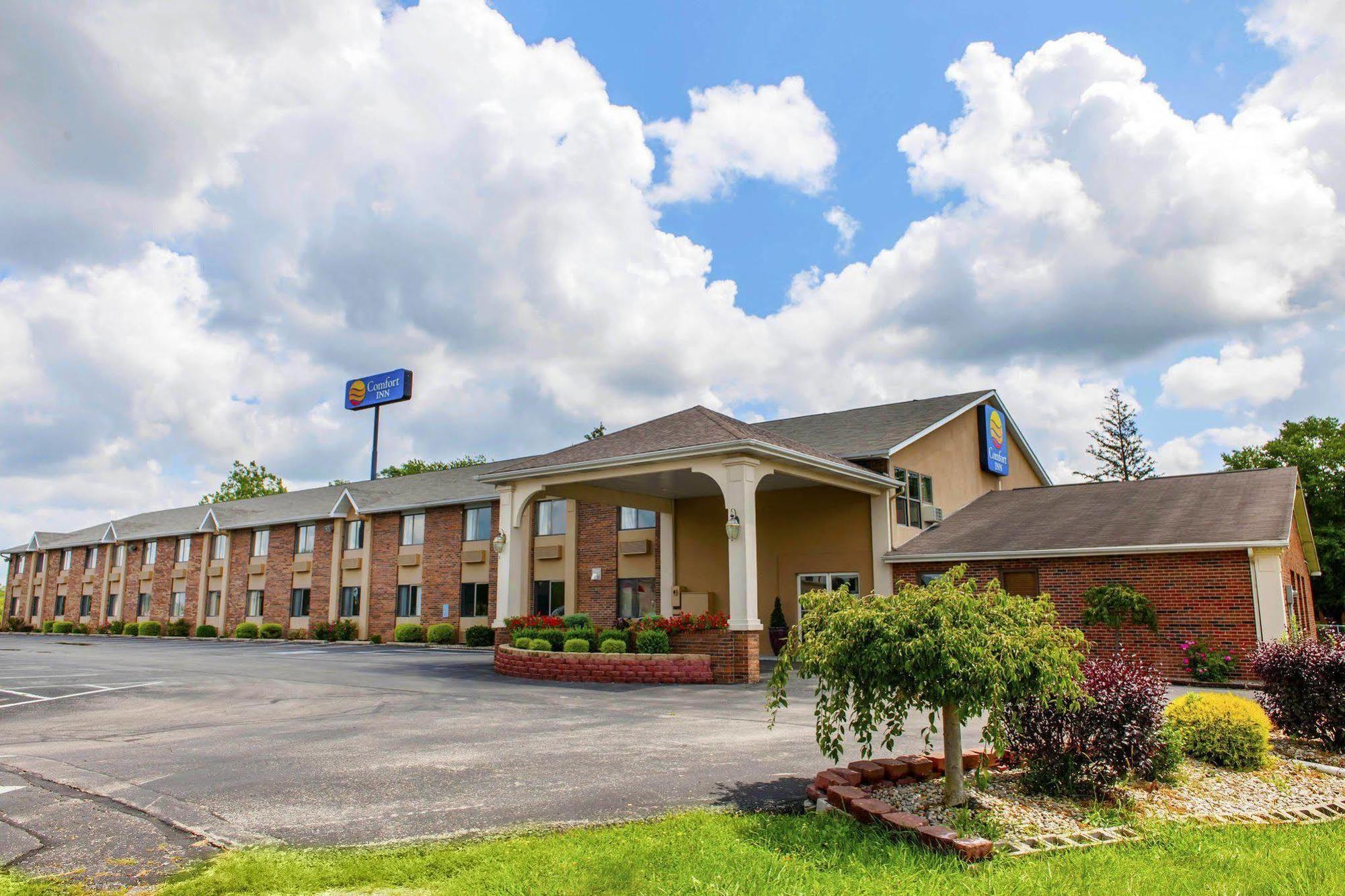 Quality Inn I-74 Бэйтсвилл Экстерьер фото