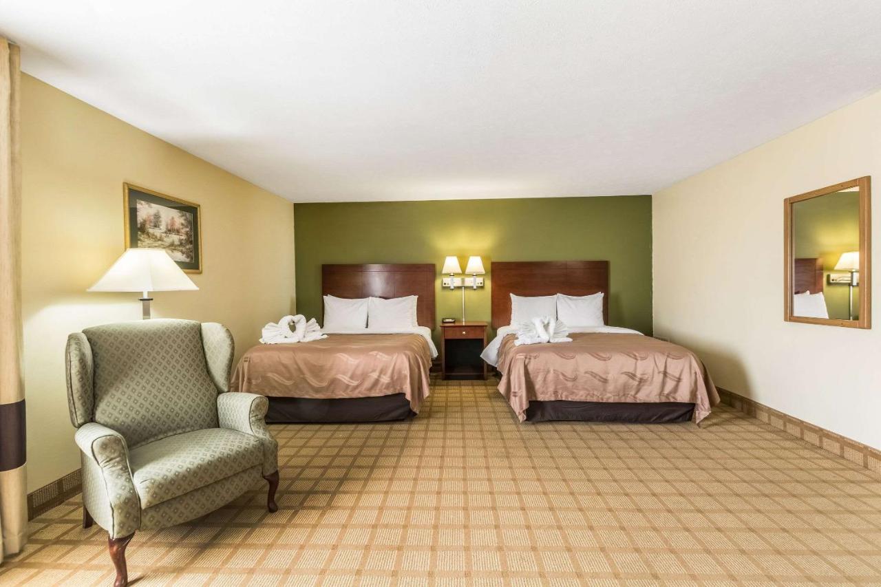 Quality Inn I-74 Бэйтсвилл Экстерьер фото