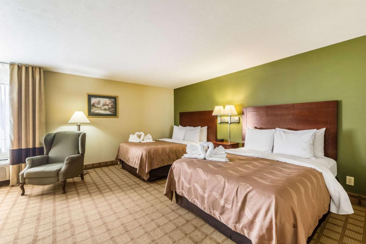 Quality Inn I-74 Бэйтсвилл Экстерьер фото